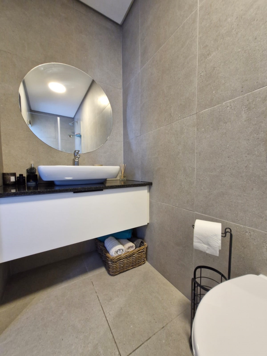 2 Bedroom Property for Sale in Overbaakens Eastern Cape